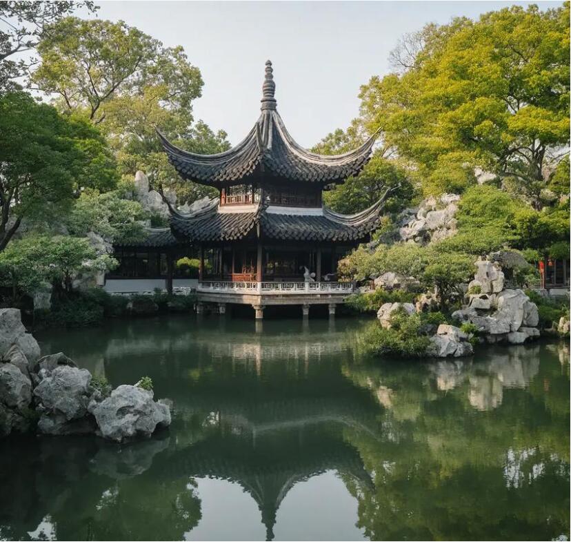 四川斑驳餐饮有限公司